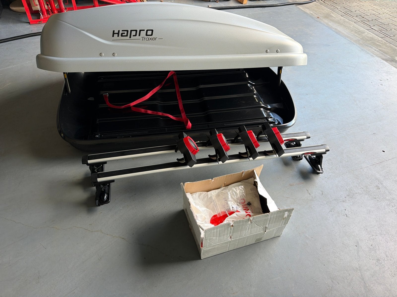 Hapro Traxer dakkoffer met MontBlanc dakdragers, Auto diversen, Ophalen of Verzenden, Gebruikt