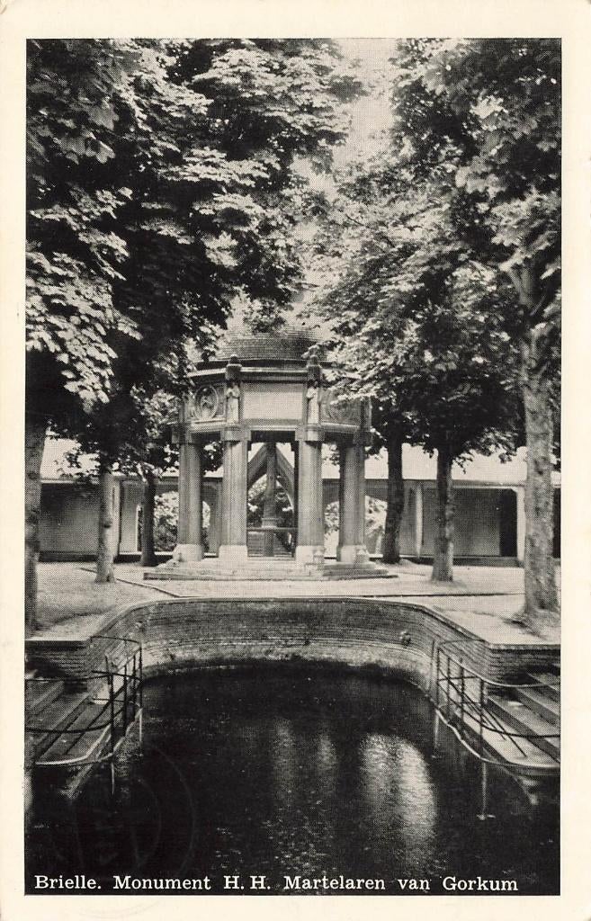 Brielle, Monument H.H. Martelaren van Gorkum, Ophalen of Verzenden, 1940 tot 1960, Gelopen, Zuid-Holland