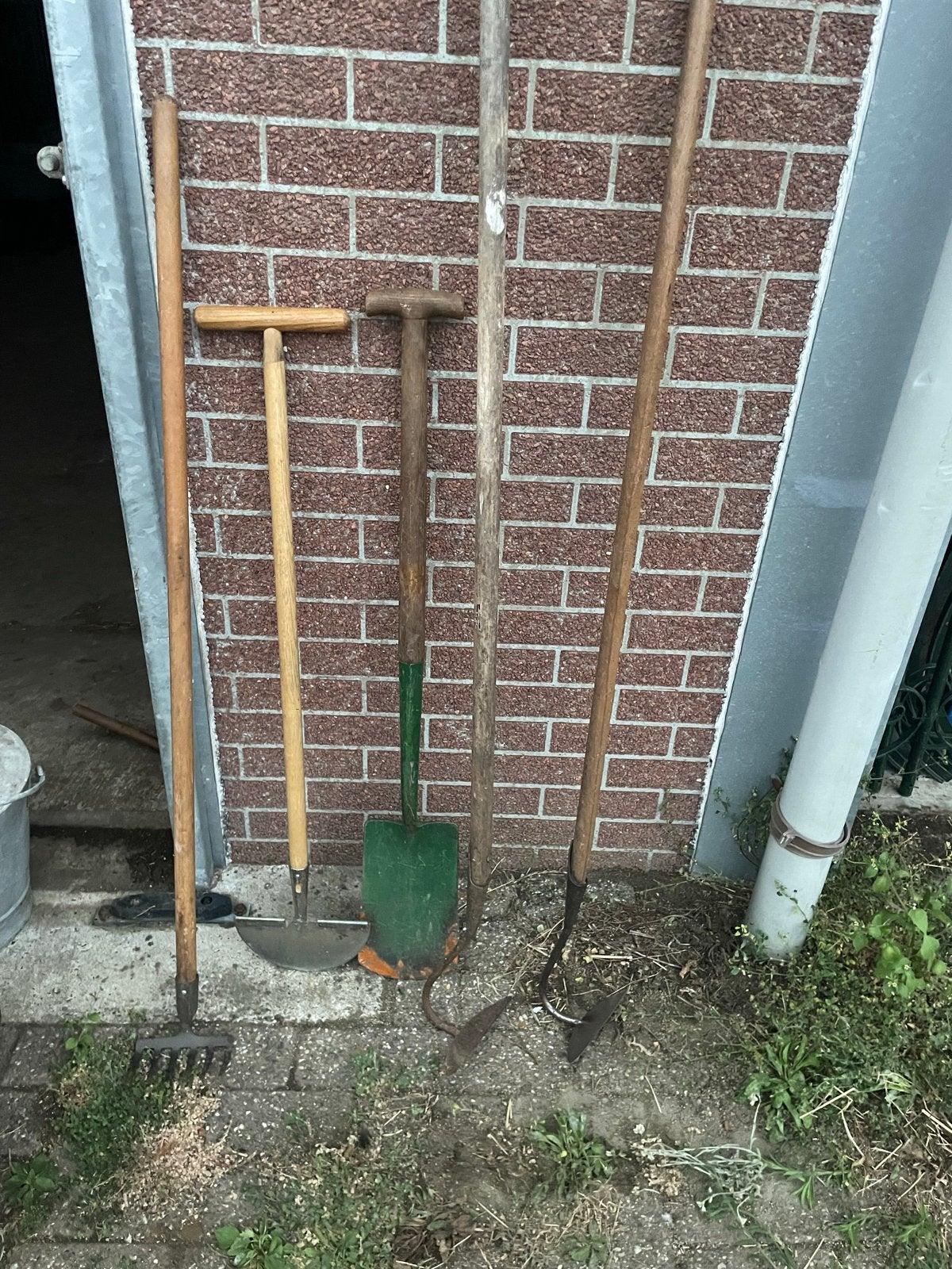 Diverse tuingereedschappen: hark, schoffel, spade, Tuin en Terras, Hand-tuingereedschap, Ophalen, Gebruikt, Hark