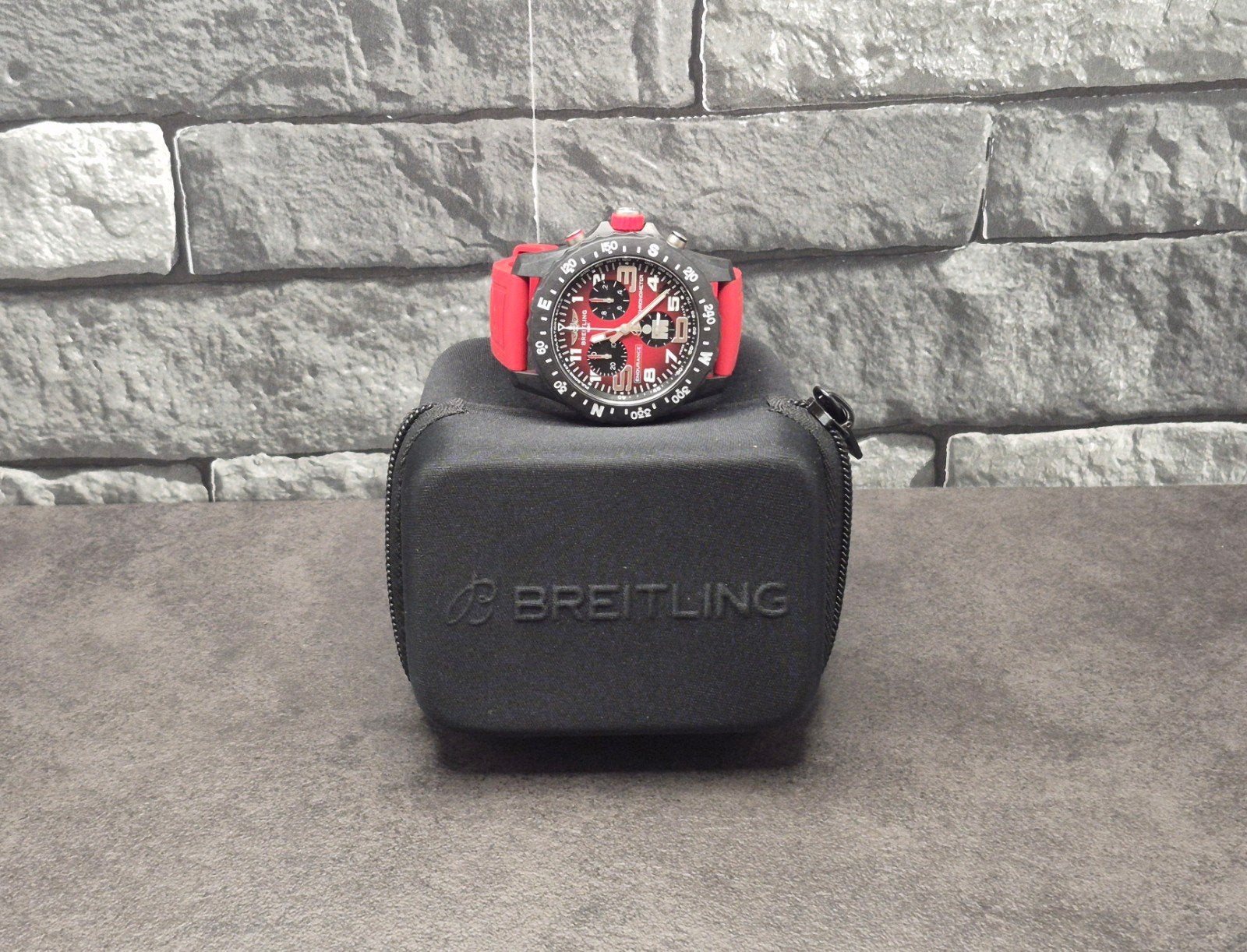 Breitling Endurance Pro Ironman 44mm Breitlight superquartz, Kunststof, Breitling SA, Breitling, Polshorloge