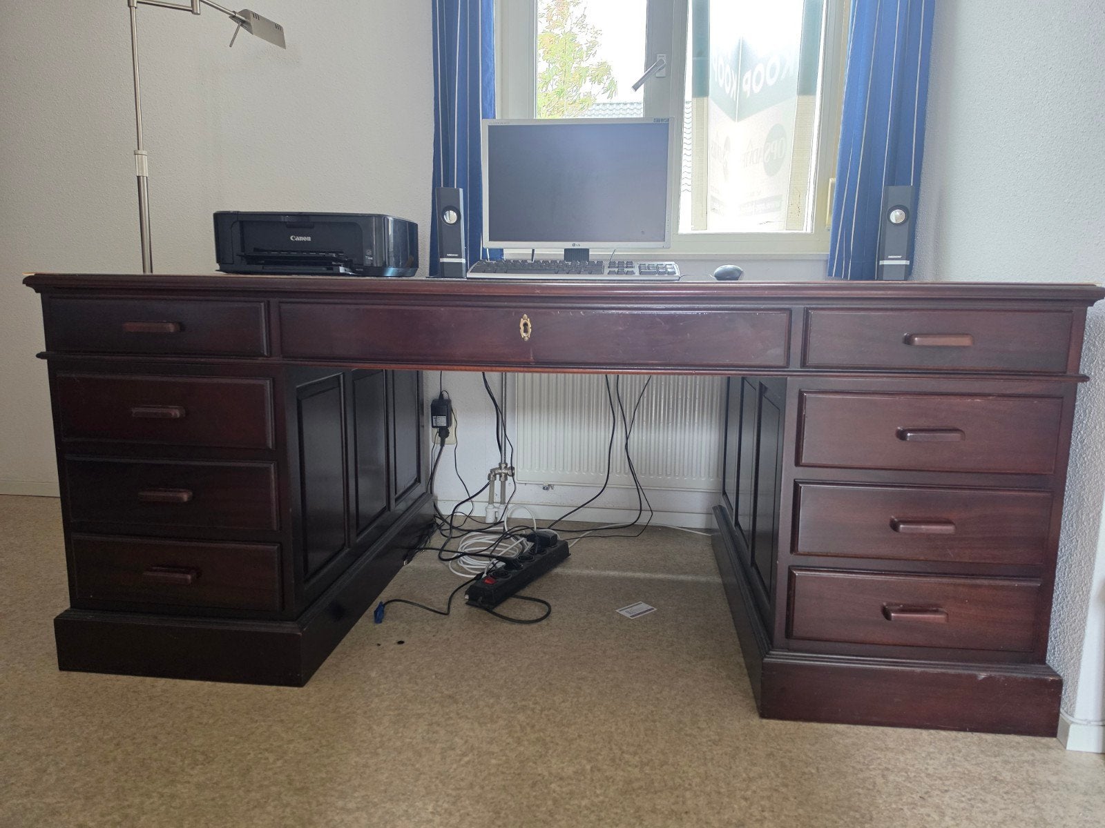 Koloniaal bureau, Ophalen