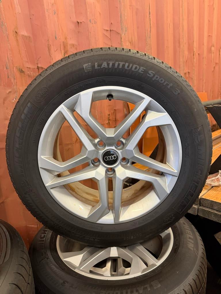 Originele Audi 18 inch velgen sets 2x zomerbanden Q5, Auto-onderdelen, Banden en Velgen, 18 inch, Gebruikt, Banden en Velgen, Ophalen of Verzenden