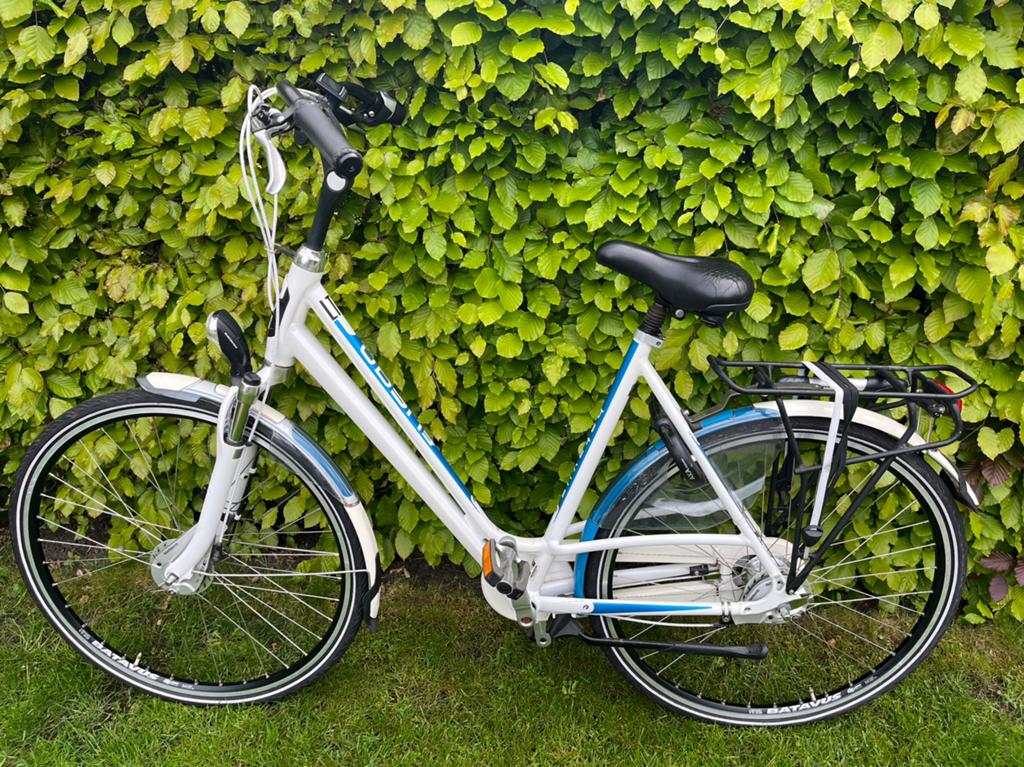 Te koop zgoh dames fiets in de kleuren wit en blauw., Fietsen en Brommers, Fietsen | Dames | Sportfietsen en Toerfietsen, Ophalen