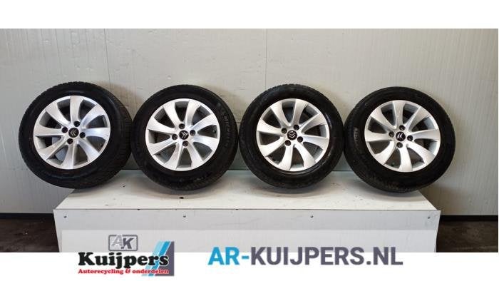 Sportvelgenset + banden van een Citroen C4 Grand Picasso, Gebruikt, -, -, -