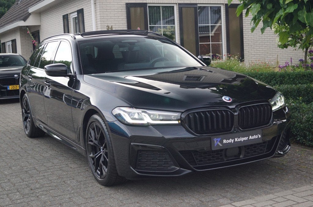 Bmw 5-SERIE 530e (292pk) M pakket HUD/H&K/Pano/Comfort Stoel, Auto's, Automaat, 1998 cc, Gebruikt, 4 cilinders