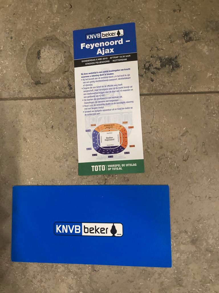 TICKET MAPJE EN INFOLDER FEYENOORD-AJAX BEKERFINALE 2010, Verzamelen, Sportartikelen en Voetbal, Ophalen of Verzenden, Zo goed als nieuw