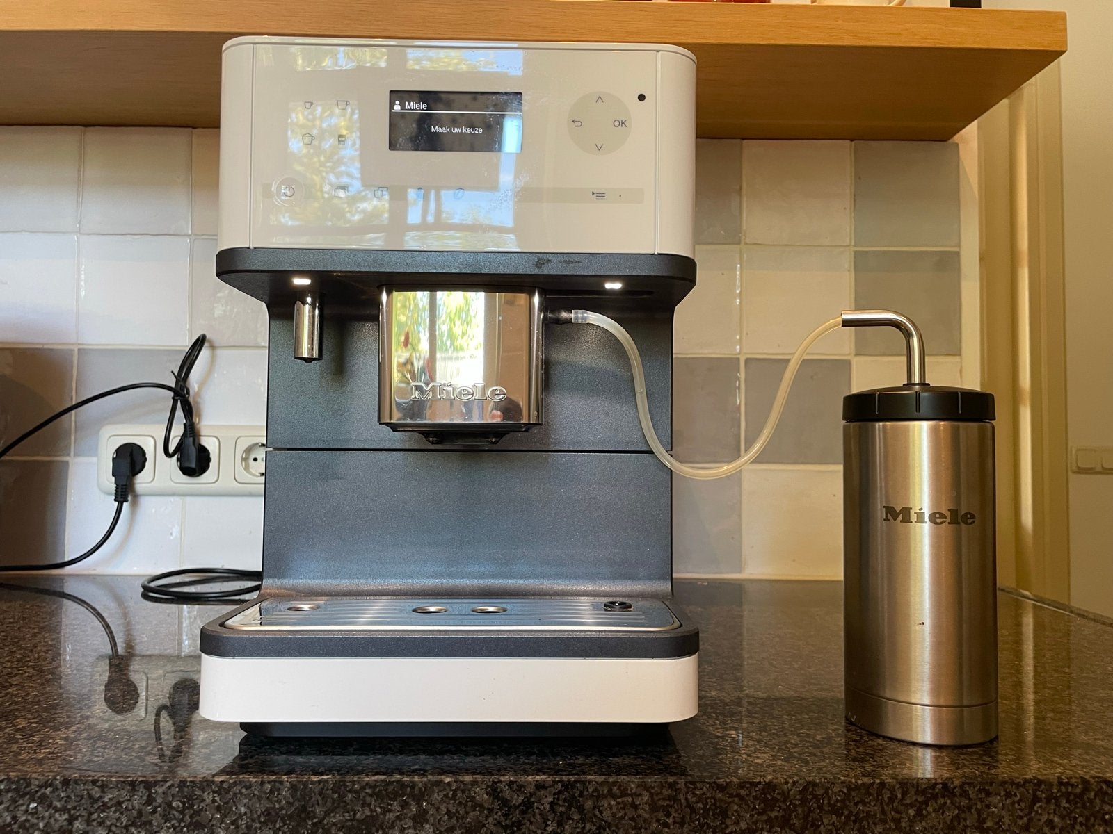 Miele CM6300 Volautomatische Koffiemachine, Witgoed en Apparatuur, Koffiemachine, Ophalen of Verzenden, Zo goed als nieuw, 4 tot 10 kopjes