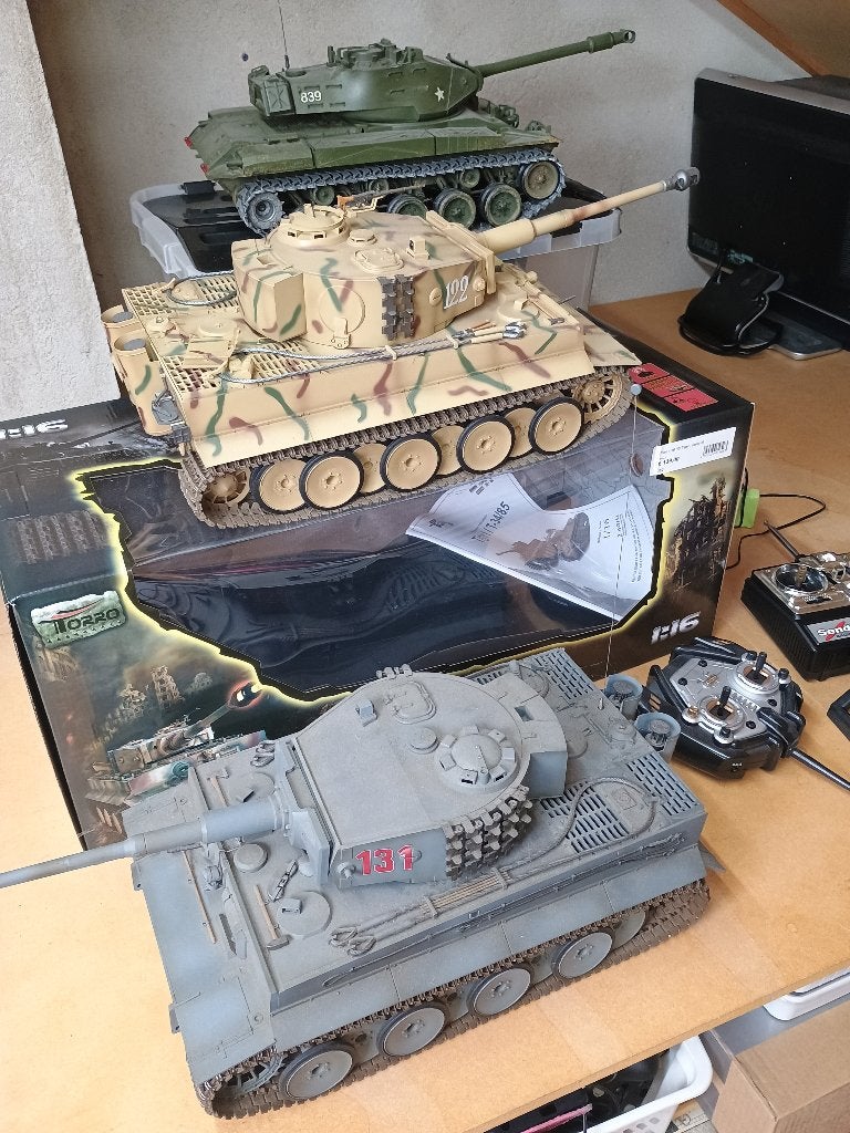 3x RC-Tanks. 2x Tiger en 1x Bulldog, Ophalen of Verzenden, Landmacht, Duitsland, Overige typen