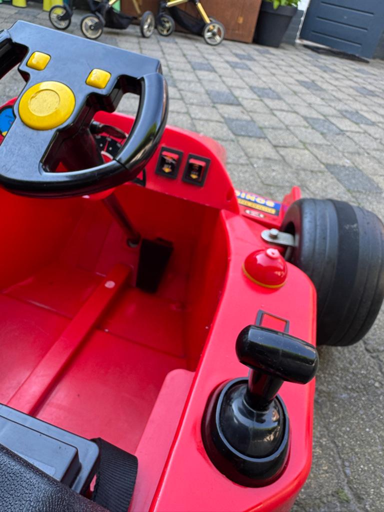 Leuke F1 auto voor kids met andere accu, Kinderen en Baby's, Ophalen, Gebruikt