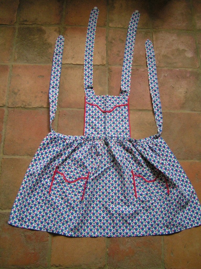 vintage kinderschort nr YY 999, Verzenden, Zo goed als nieuw, Katoen, Schort