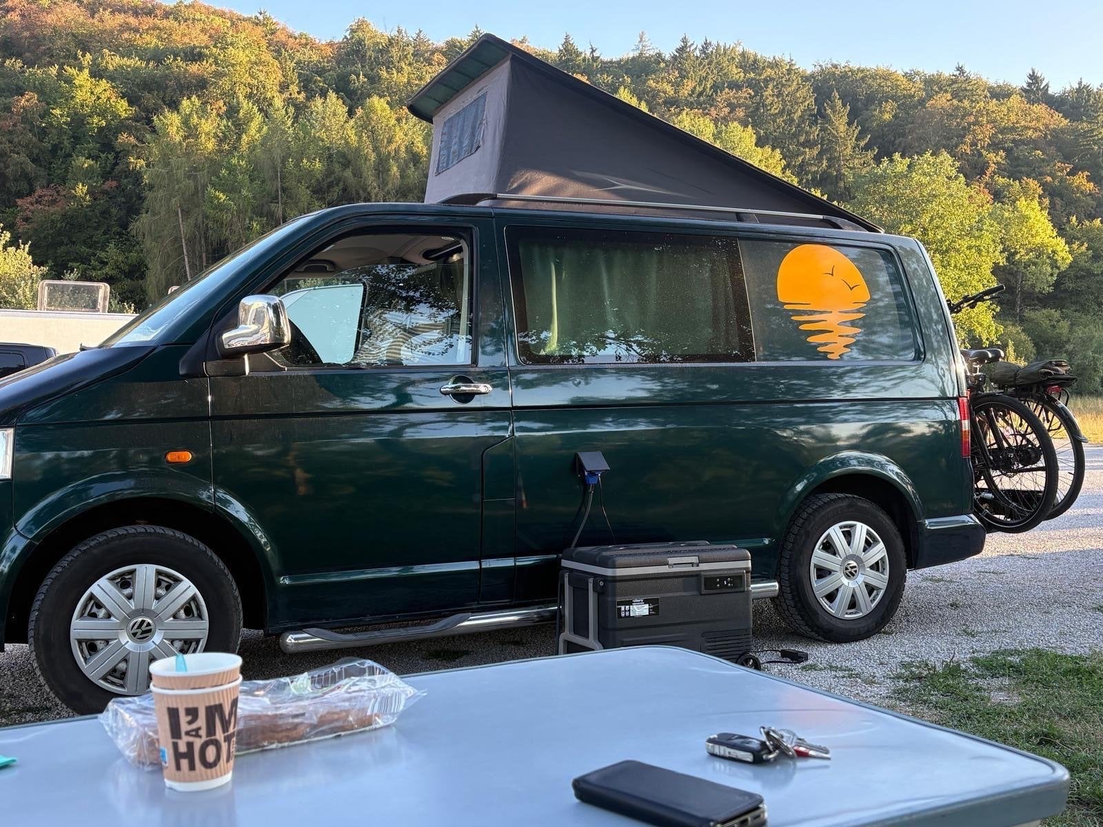 Volkswagen Transporter T5 Camper met hefdak, Reservewiel, Tot en met 2, Particulier, 4 tot 5 meter