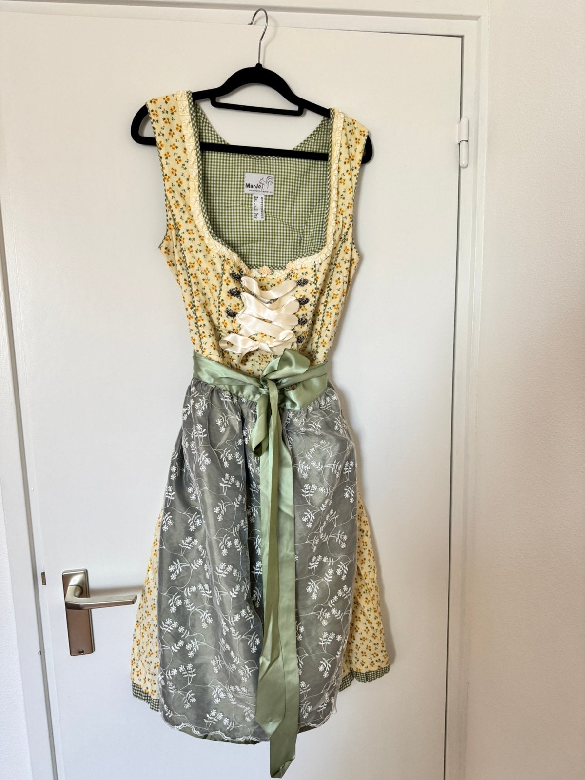 Dirndl jurk oktoberfest marjo, Maat 42/44 (L), Ophalen of Verzenden, Overige thema's, Kleding
