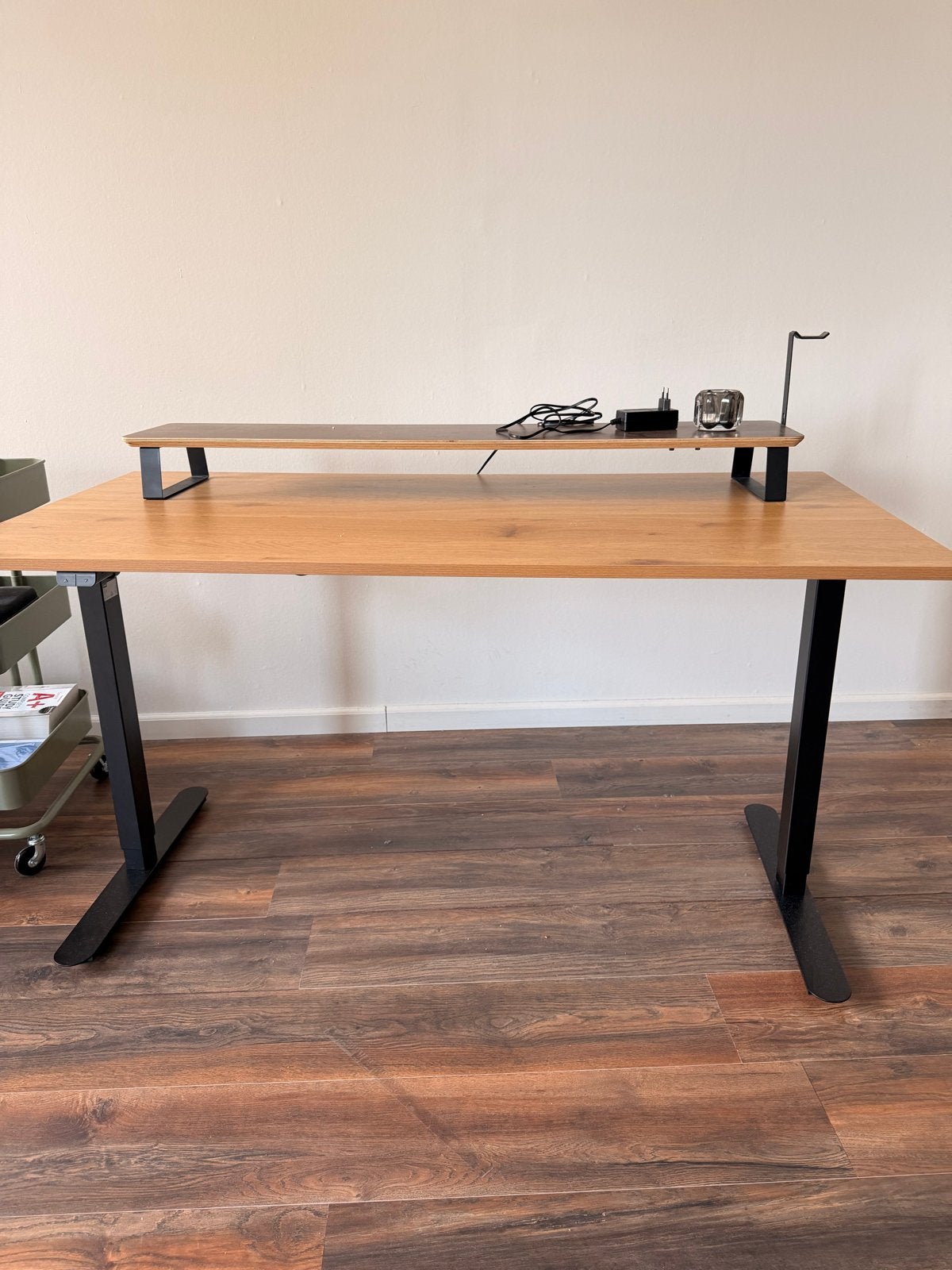 Jysk Zit-sta bureau Svaneke 70x140 - Zo goed als nieuw, Huis en Inrichting, Bureaus, Ophalen, Zit-sta bureau, Elektrisch, Scandinavisch