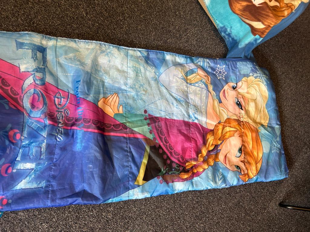 Anna en elsa slaapzakje, Ophalen of Verzenden, Zo goed als nieuw, Minder dan 70 cm, Slaapzak