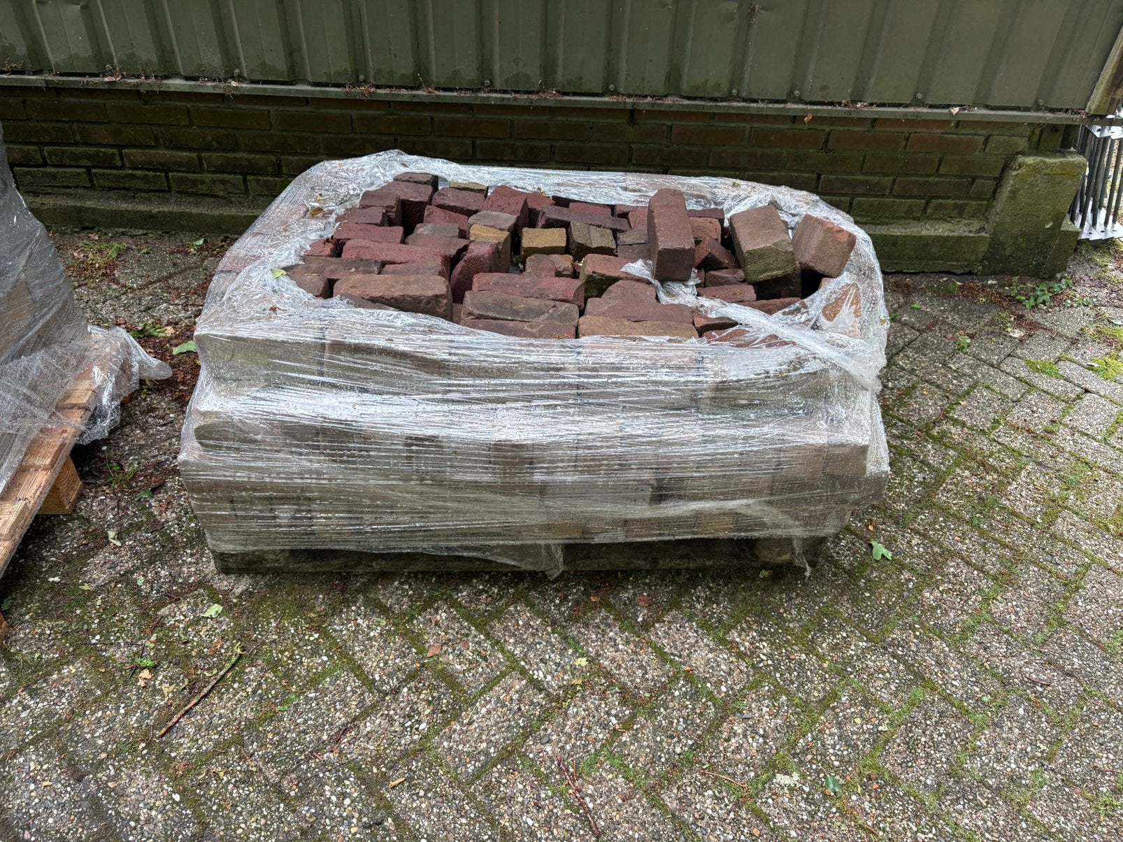 Te koop: Partij oude gebakken klinker rood - 8 m², Ophalen, Zo goed als nieuw, Keramiek, Terrastegels