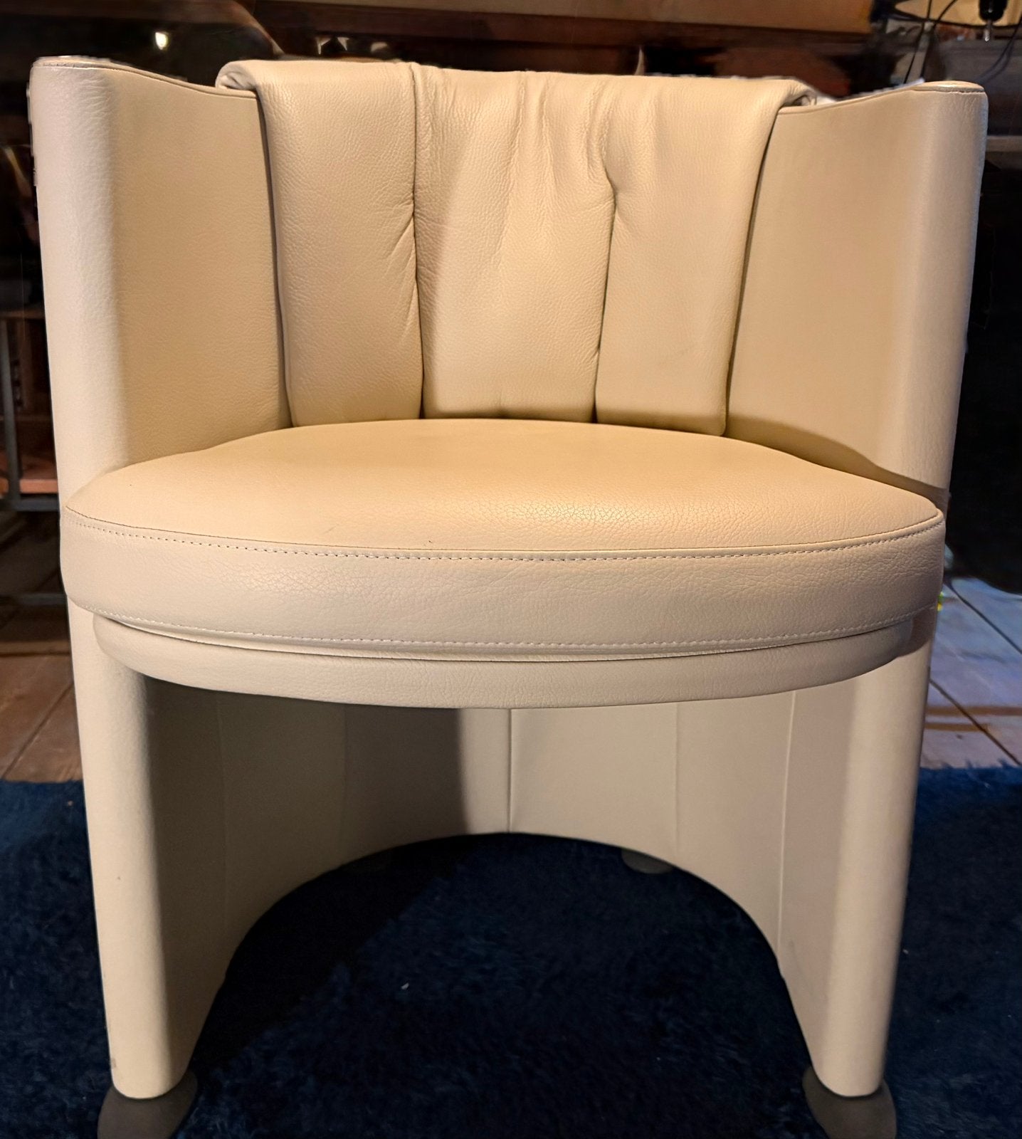 Leren (en vlekkeloze!) Rolf Benz stoel, kleur cream ecru, Huis en Inrichting, Ophalen, Zo goed als nieuw, 75 tot 100 cm, Leer