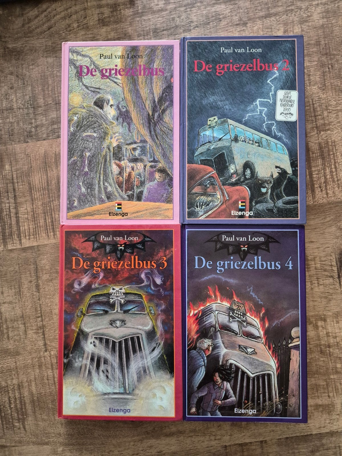 De Griezelbus 1, 2, 3 en 4 - Paul van Loon, Ophalen