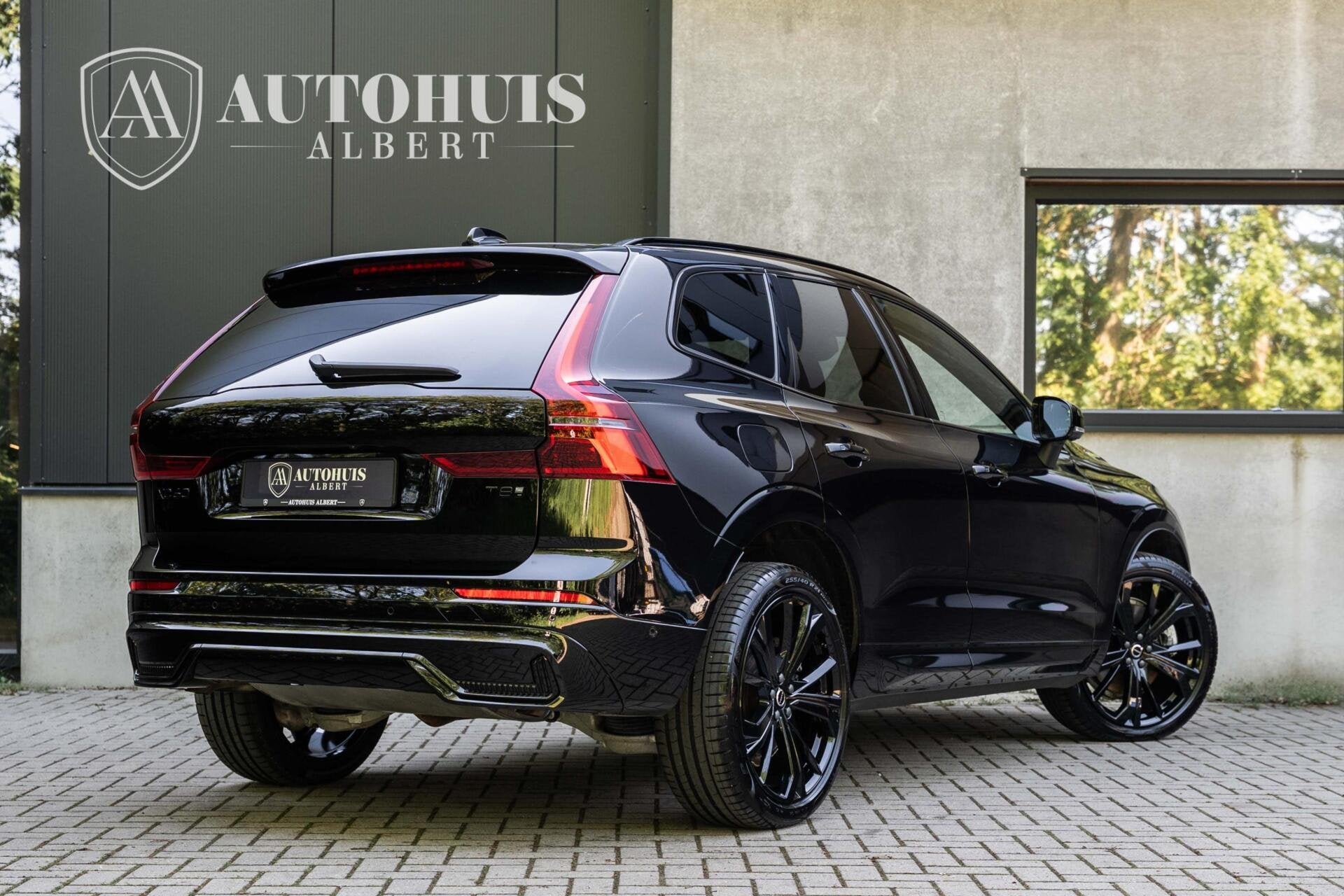 Volvo XC60 T8 Ultra Black Ed. B&W Pano Lucht Massage 21", Automaat, Gebruikt, 4 cilinders, 1969 cc