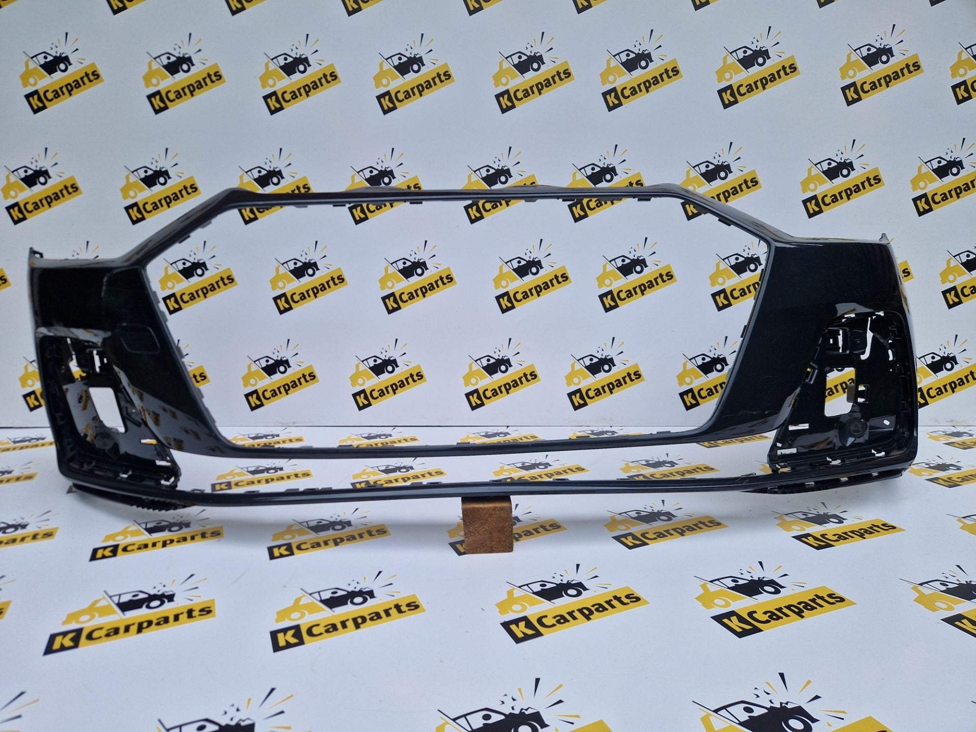 Voorbumper Audi A1 82A S-Line Origineel Bumper 82A807437, Auto-onderdelen, Gebruikt, Voor, AUDI AG, Auto-Union-Strasse 1
85045  Ingolstadt, DE