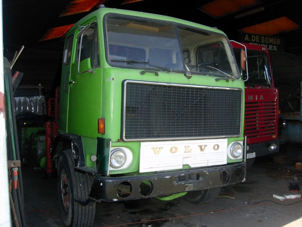 VOLVO F89, VOLVO N12 , SCANIA 144 V8, Wit, Particulier, Te koop, Handgeschakeld