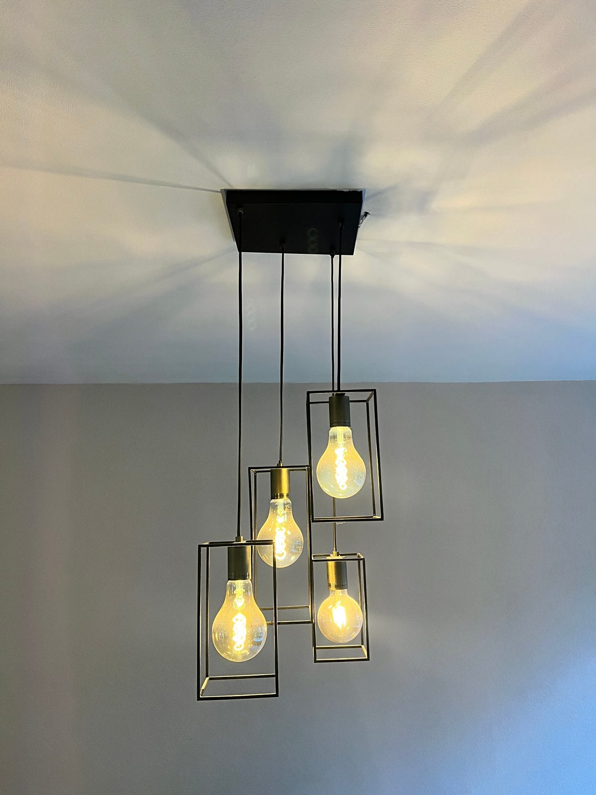 Luxe Hanglamp Vani 4 -lichts - zwart  zo goed als nieuw, Ophalen, Zo goed als nieuw, Metaal, E27 (groot)