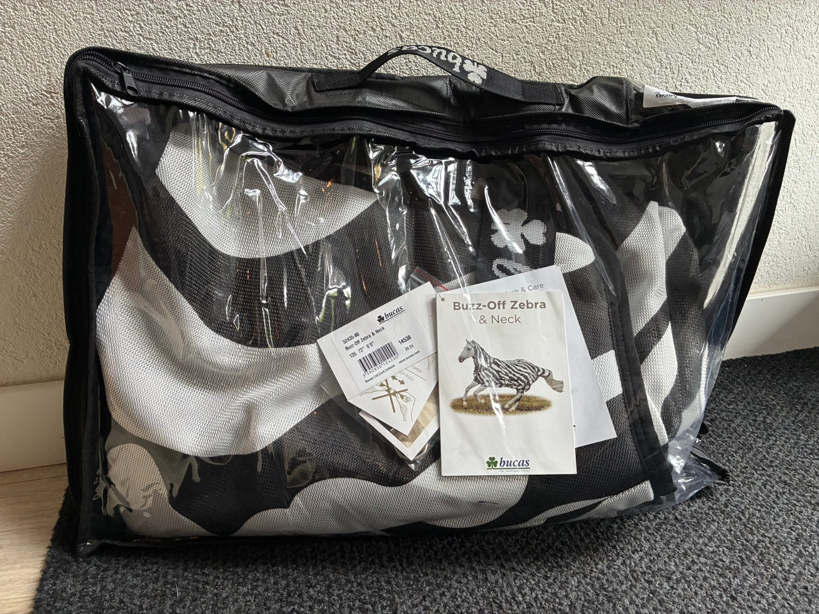 NIEUW Bucas Buzz off zebra afneembare hals 6.0, Dieren en Toebehoren, Vliegendeken, Nieuw, Ophalen of Verzenden, Bucas