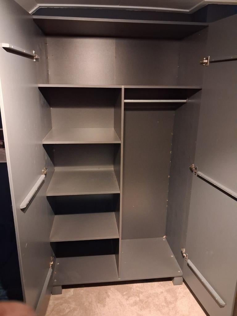 Grote kledingkast met planken en hangruimte, Huis en Inrichting, Kasten | Kledingkasten, Ophalen, Gebruikt, 100 tot 150 cm, 200 cm of meer