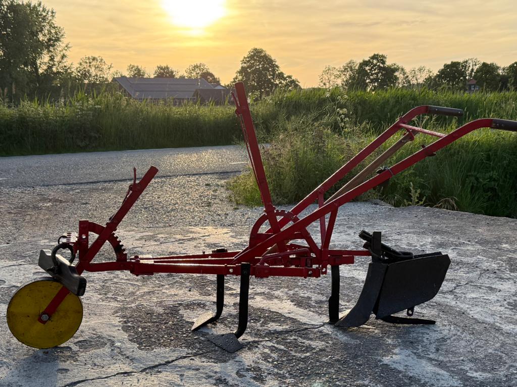 Schoffelmachine en aanaarder, antiek, Ophalen