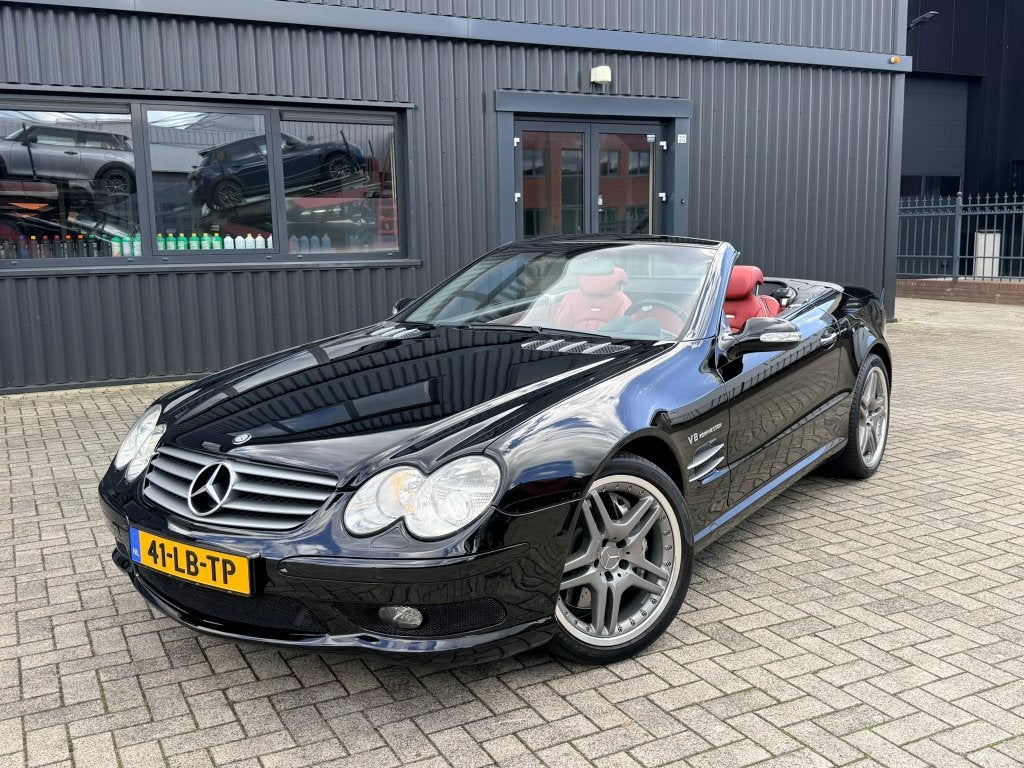 Mercedes SL55 AMG R230 (2002) | NL-auto | Zwart | Rood Leder, Auto's, Automaat, Dealer onderhouden, Achterwielaandrijving, 8 cilinders