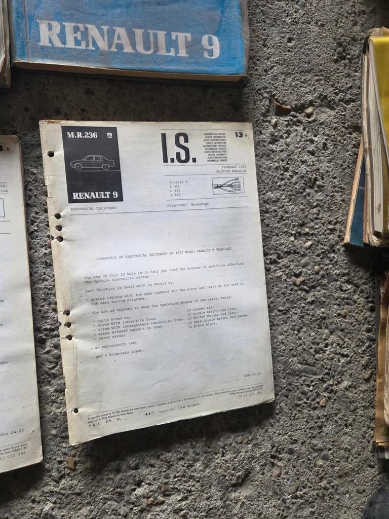 RENAULT MASTER RENAULT DIESEL+PETROL+ OTHER MANUALS 5 STUKS, Ophalen of Verzenden