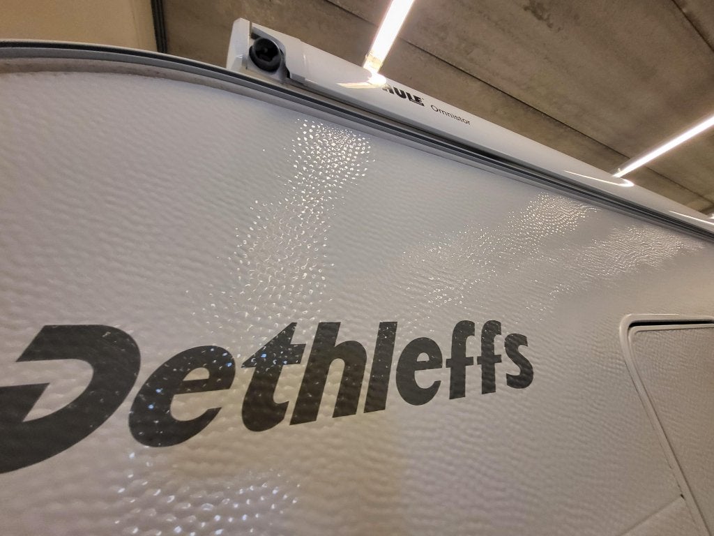 Dethleffs C'Joy 480 QLK; cassetteluifel, mover, fietsenrek, Caravans en Kamperen, Caravans, Standaardzit, Dwarsbed, Schokbreker