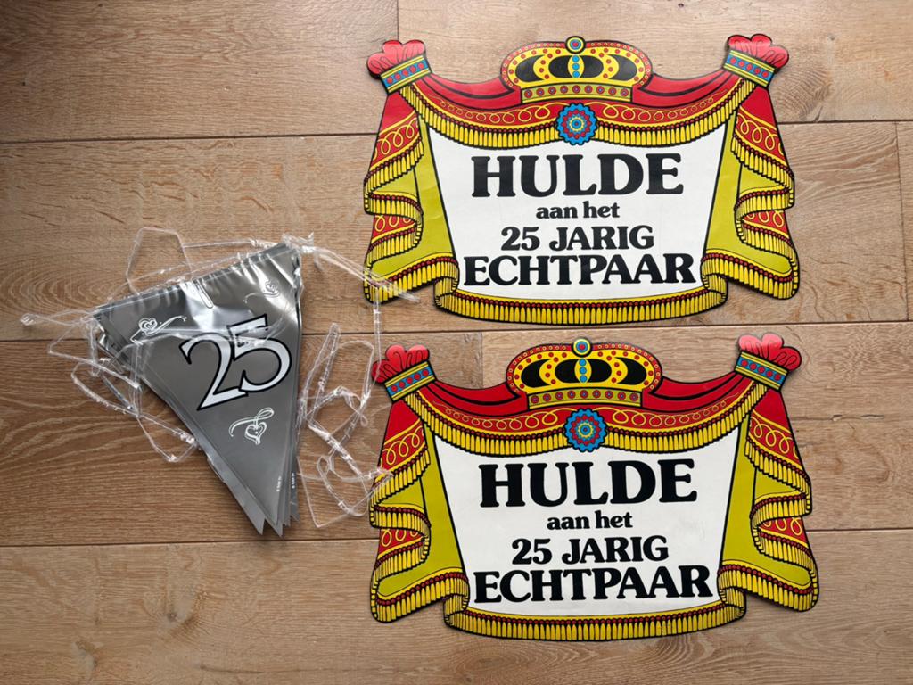 Versiering 25 jaar getrouwd., Hobby en Vrije tijd, Feestartikelen, Ophalen, Zo goed als nieuw, Versiering, Verjaardag