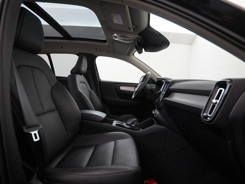 Volvo XC40 1.5 T4 Recharge Inscription Expr | Panoramadak |, Auto's, Volvo, 12 maanden, Euro 6, 1712 kg, Zwart