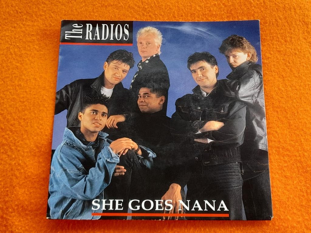 The Radios - She Goes Nana (1991), Fotohoes, Ophalen of Verzenden, Gebruikt, Pop