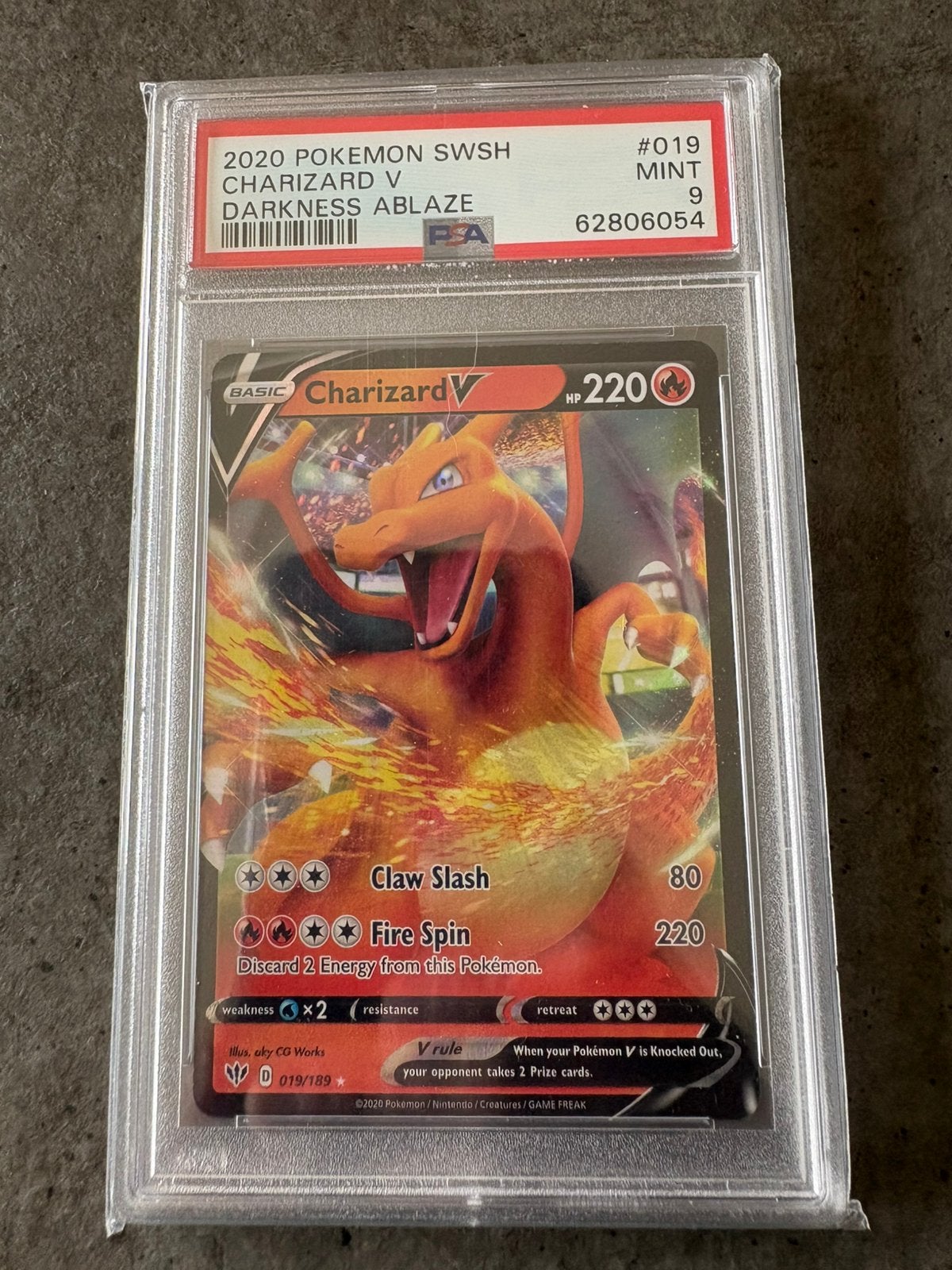 Charizard V (DAA 19) PSA 9, Ophalen of Verzenden, Zo goed als nieuw