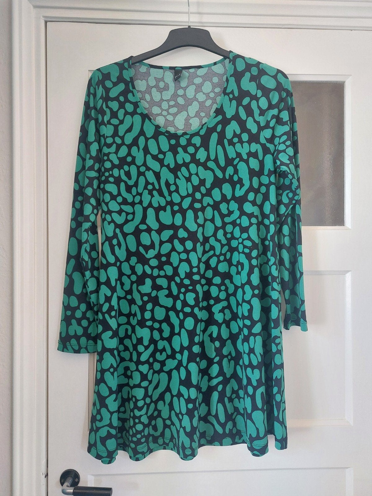 groen/ zwarte yoek tuniek maat M (42/44), Kleding | Dames, Grote Maten, Blouse of Tuniek, Yoek., Ophalen of Verzenden, Zo goed als nieuw