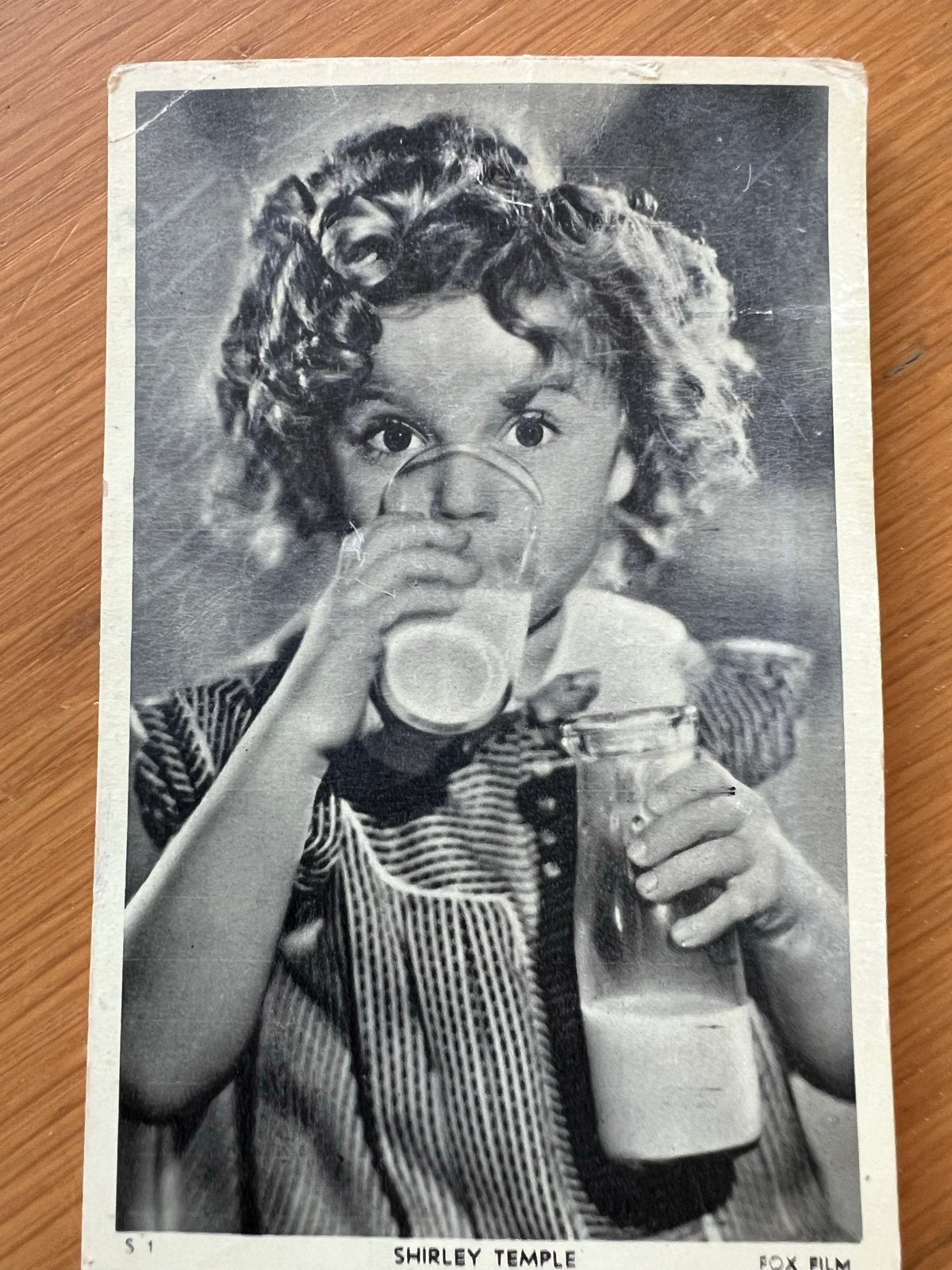 Set van 19 vintage Shirley Temple ansichtkaarten (1936), Ophalen of Verzenden, 1920 tot 1940, Gelopen