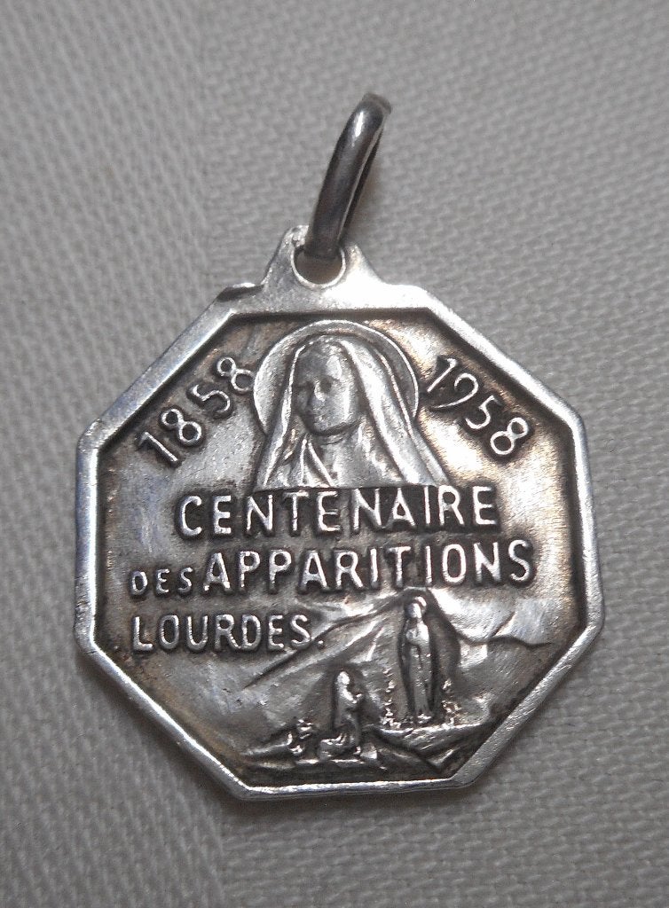 Zilveren antieke religie hanger Lourdes nr.090, Verzenden