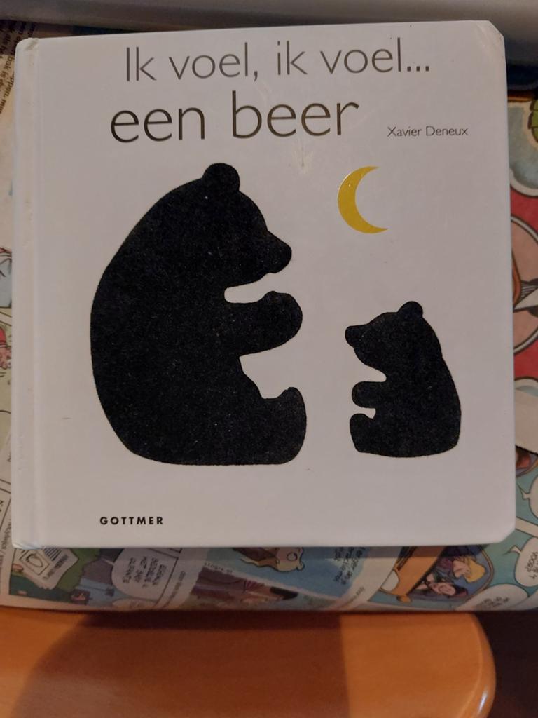 Xavier Deneux - Ik voel, ik voel... een beer, 3 tot 4 jaar, Ophalen of Verzenden, Xavier Deneux, Zo goed als nieuw
