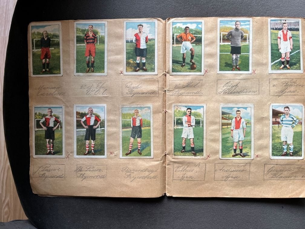 Vintage Voetbalplaatjes  - Jaren '30, Ophalen of Verzenden, Gebruikt, Meerdere plaatjes