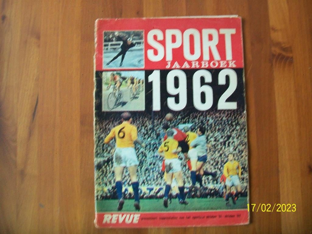 Revue magazine Sport Jaarboek 1962, Verzamelen, Verzenden, Gebruikt, Buitenlandse clubs, Boek of Tijdschrift