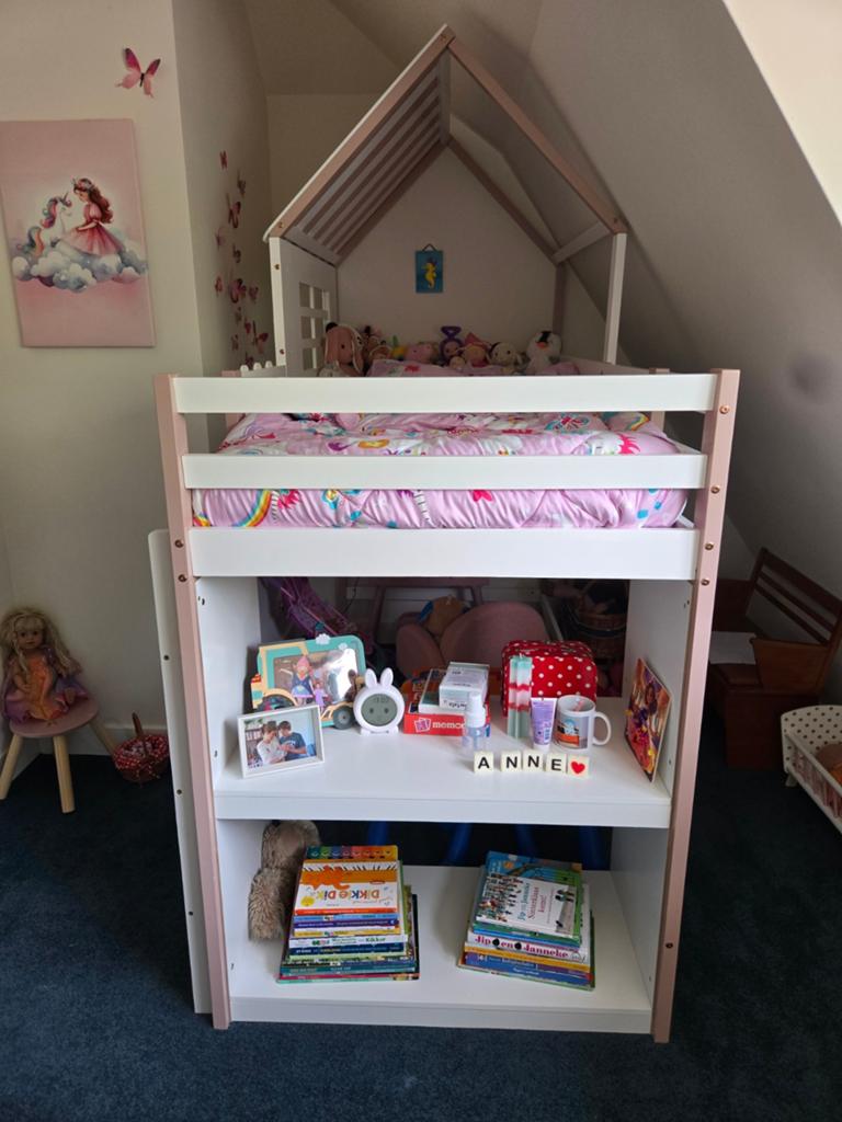 Leuke meisjes hoogslaper met huisje, Kinderen en Baby's, Kinderkamer | Stapelbedden en Hoogslapers, Zo goed als nieuw, Hoogslaper