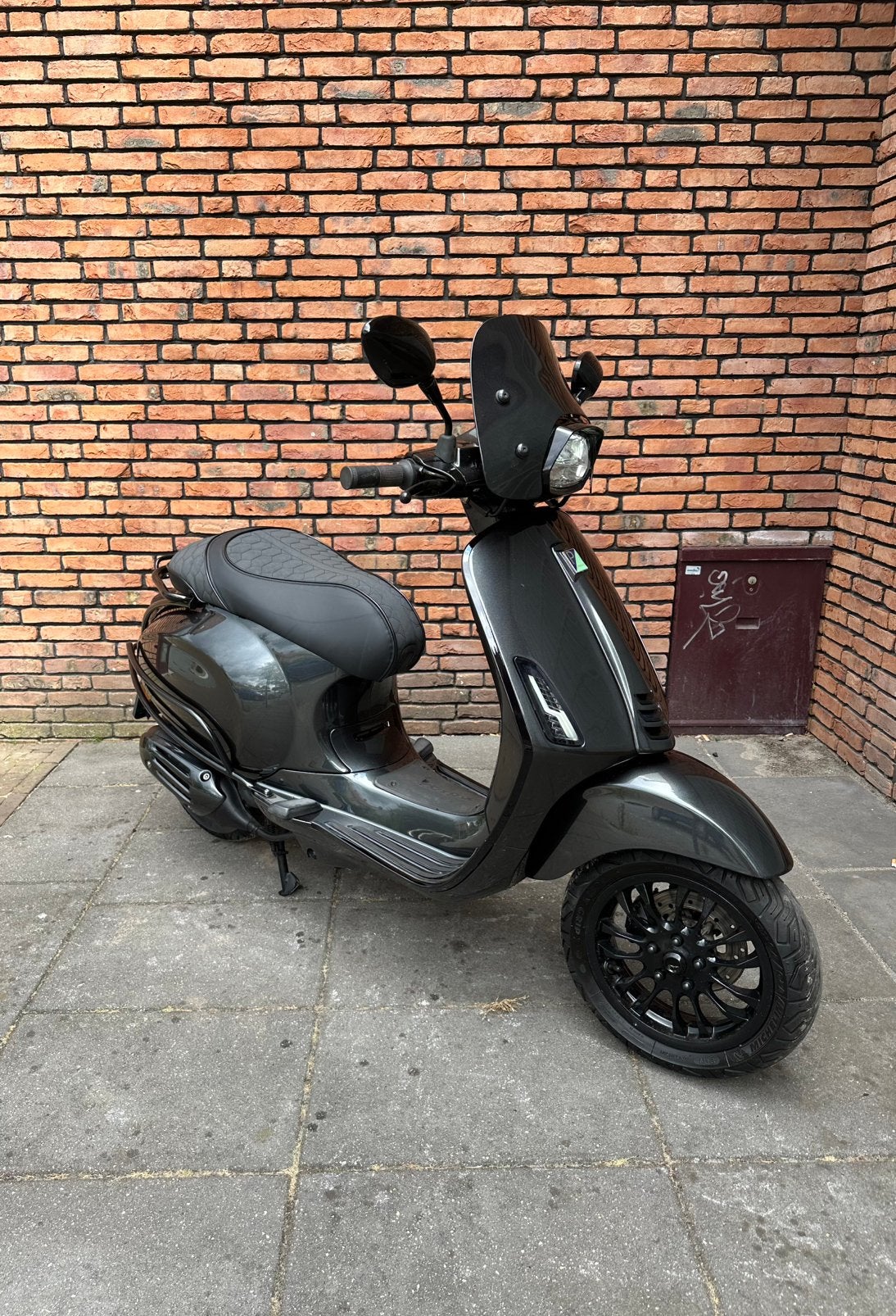 Custom vespa sprint e4 (brom) aston martin grey., Ophalen of Verzenden, Zo goed als nieuw, Benzine, Overige modellen