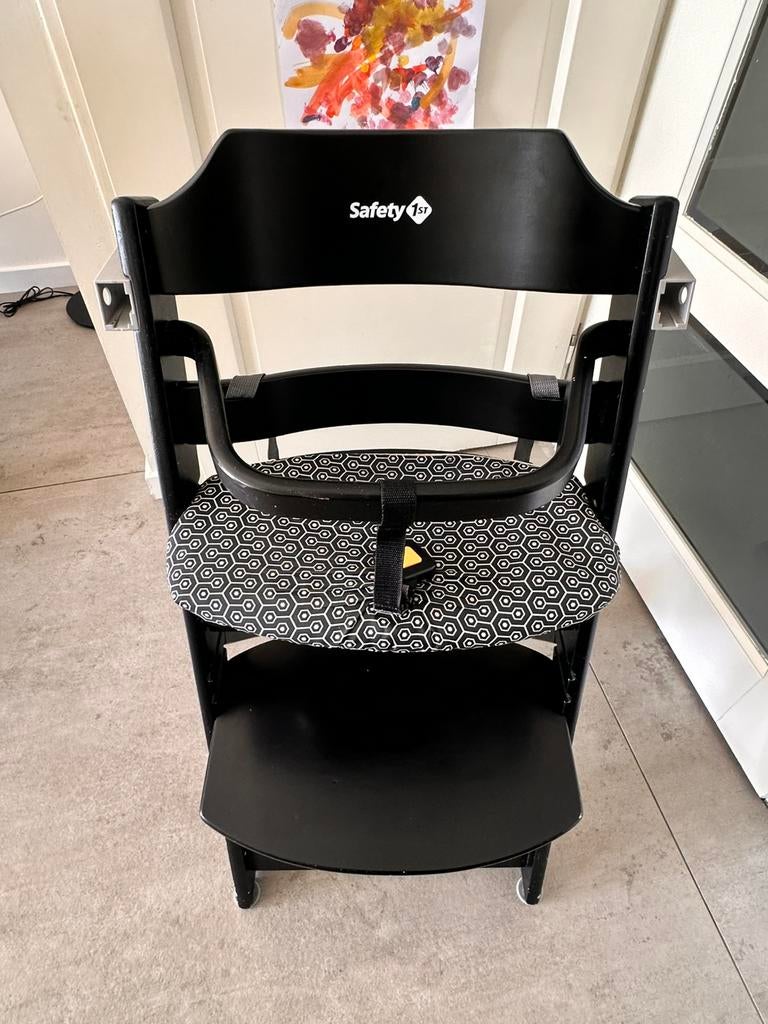 Kinderstoel zwart, Kinderen en Baby's, Kinderstoelen, Ophalen, Gebruikt, Meegroeistoel, Gordel(s)