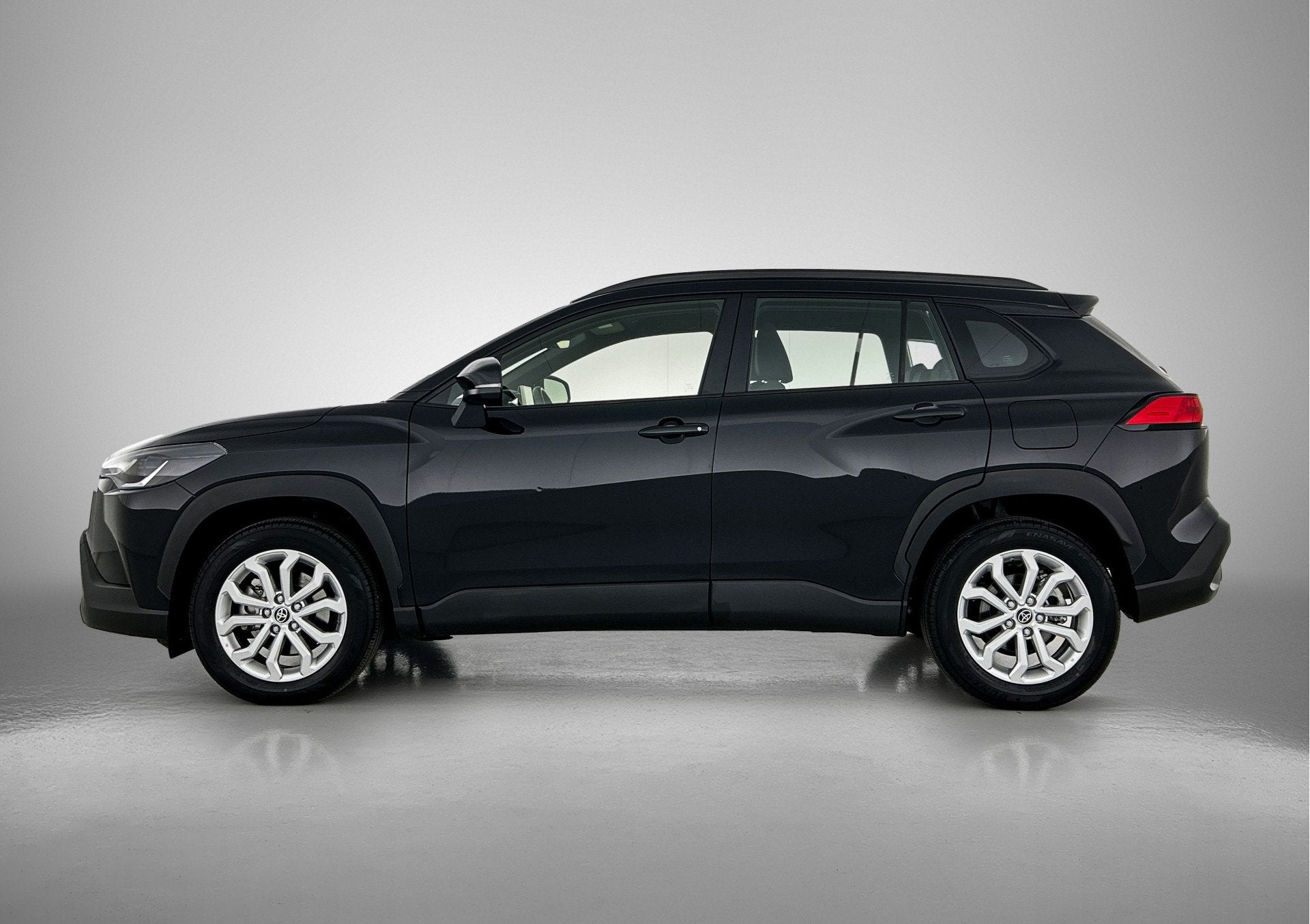 Toyota Corolla Cross Hybrid 140 Active | Achteruitrijcamera, Auto's, 12 maanden, Stof, Gebruikt, Zwart