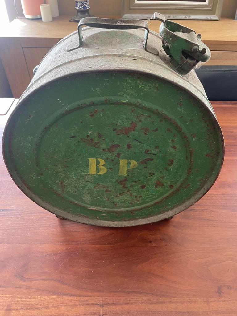 Te koop oude jerrycan Bp, Verzamelen, Ophalen of Verzenden, Gebruikt, Gebruiksvoorwerp