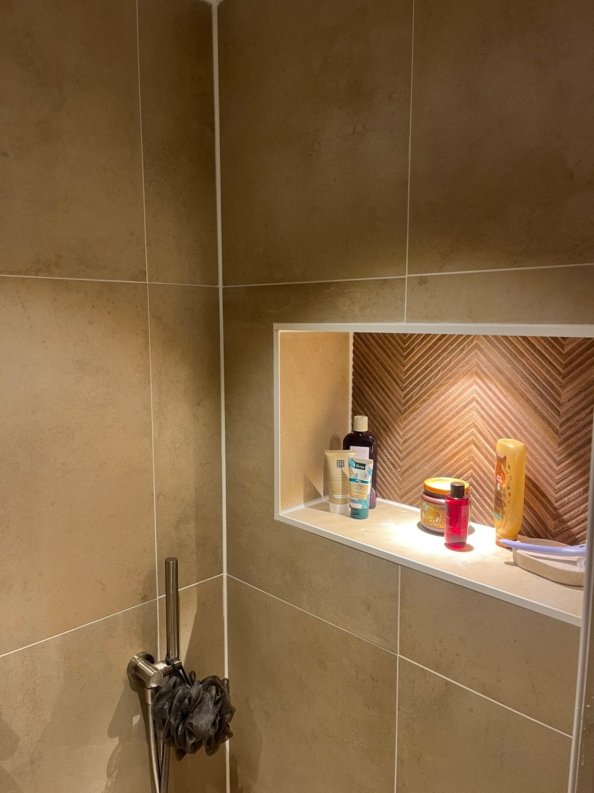 Badkamer tegels restanten, Ophalen, Zo goed als nieuw, Minder dan 5 m², Wandtegels