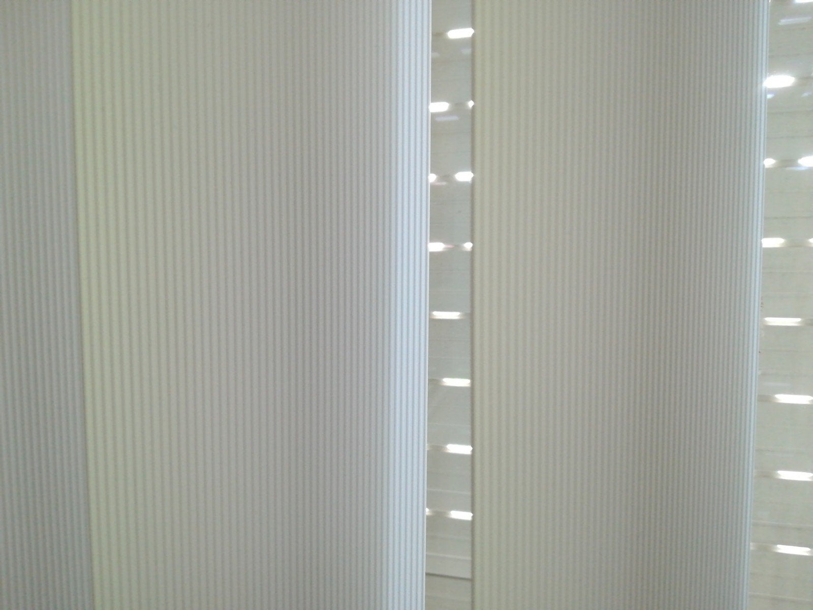 Gezocht: 12 verticale lamellen met ribbels wit, Ophalen, Nieuw, Wit, 200 cm of meer