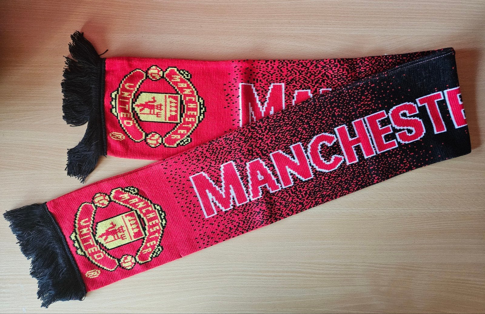 Officiele sjaal Manchester United Football Club, Verzamelen, Ophalen of Verzenden, Gebruikt, Buitenlandse clubs, Vaantje of Sjaal