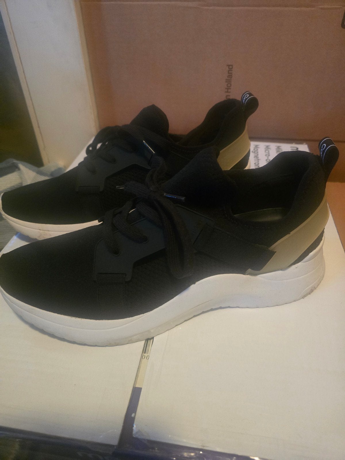 Calvin Klein sneakers - Zwart met witte zool maat 46, Kleding | Heren, Ophalen, Calvin Klein, Gedragen, Sportschoenen